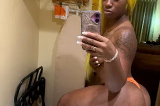 NEW IN TOWN ‼ add my ig @Cocoxoxo_1 - Image 1